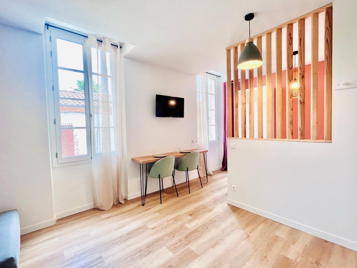 LE QUAI 3 - Studio neuf LUMINEUX CALME - CLIM - WiFi - Gare à 200m Agen Esterno foto